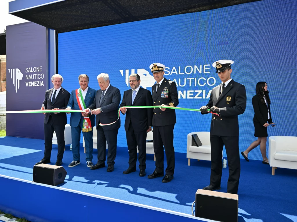 Scopri il Salone Nautico Venezia 2024: innovazioni, barche tradizionali e l'eccellenza italiana nel settore nautico.
