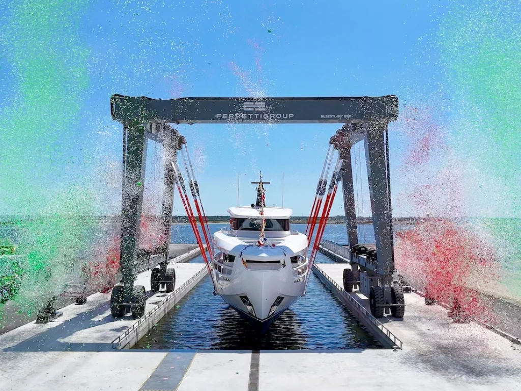 Inaugurato il nuovo scalo di Ravenna con il varo del nuovo Ferretti Yachts INFYNITO 90 M/Y LOVE di un armatore sloveno.