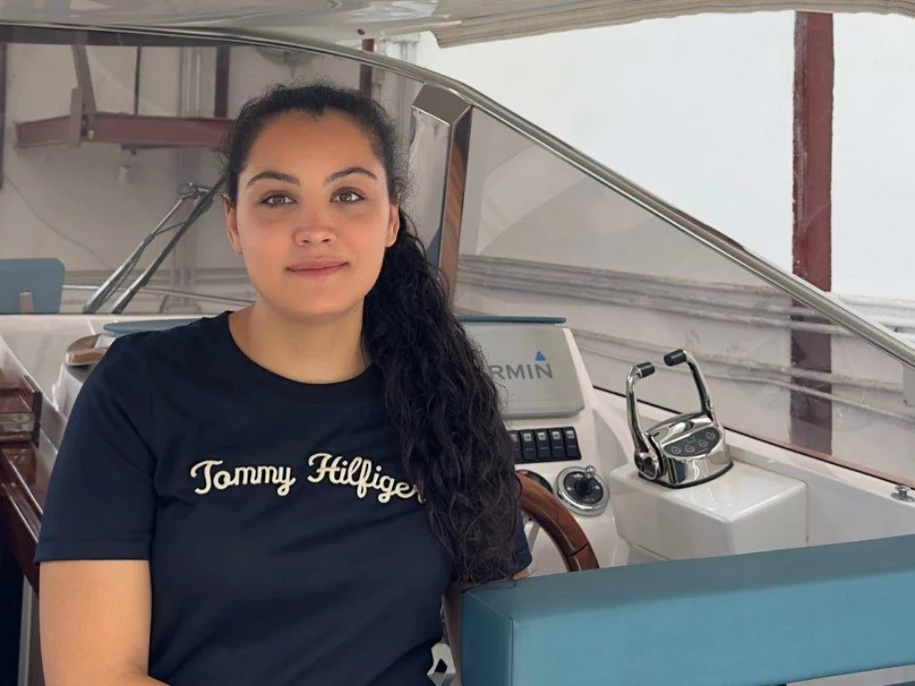 Rosaria Senese, la nuova Sales Manager di Cantiere Mimì, porta avanti la tradizione familiare e l'innovazione nel settore nautico.