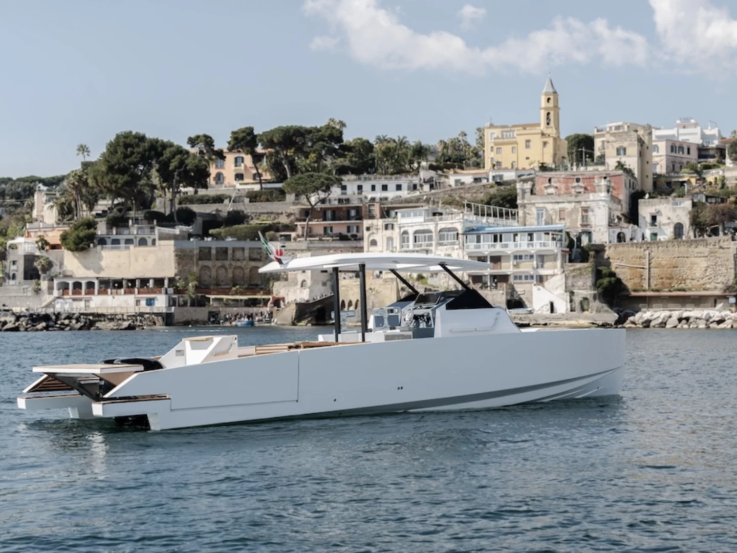 I-Boat presenta il modello #404: eleganza e innovazione a Genova 2024. Un nuovo standard nella nautica da diporto italiana.