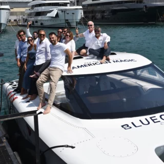 Bluegame consegna la prima chase boat a idrogeno a zero emissioni ad American Magic per l'America’s Cup 2024.