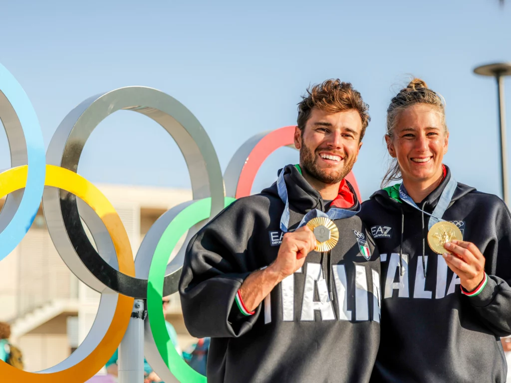 Tita-Banti vincono il secondo oro olimpico nella vela a Paris 2024, segnando un traguardo storico per l'Italia.