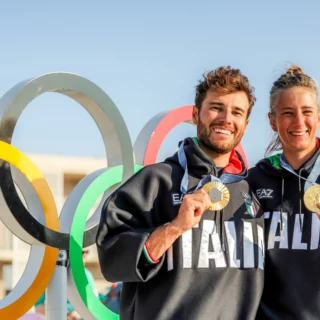 Tita-Banti vincono il secondo oro olimpico nella vela a Paris 2024, segnando un traguardo storico per l'Italia.