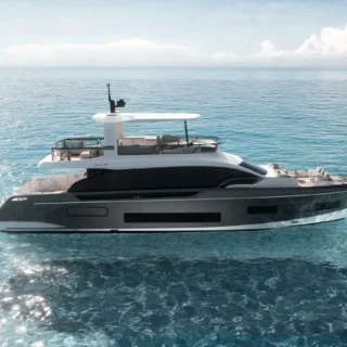 Scopri Azimut Fly 62 al Cannes Yachting Festival 2024: rivoluzionario Beach Cockpit e design innovativo per un lusso senza precedenti.