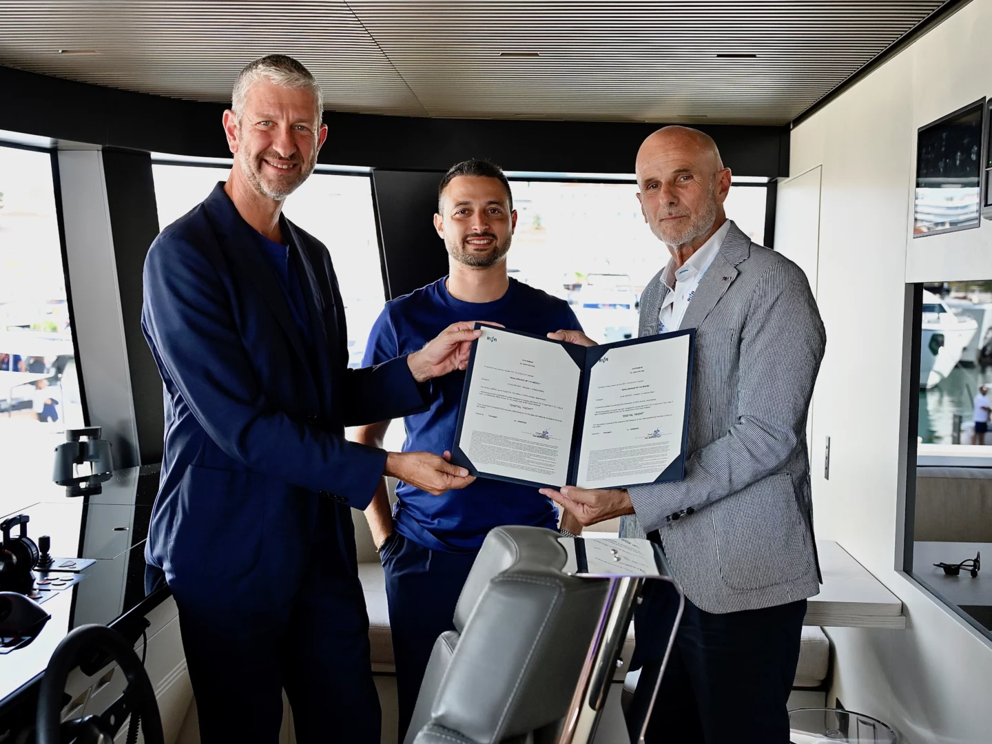 Sanlorenzo ottiene la prima certificazione RINA per il Digital Yachting con il sistema avanzato H-Log su SP110.