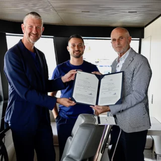 Sanlorenzo ottiene la prima certificazione RINA per il Digital Yachting con il sistema avanzato H-Log su SP110.