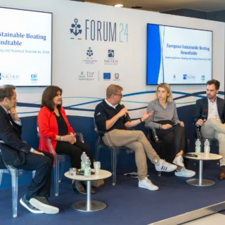 l 64° Salone Nautico di Genova ospita eventi su Blue Economy e turismo nautico sostenibile, con focus su innovazione e collaborazione.