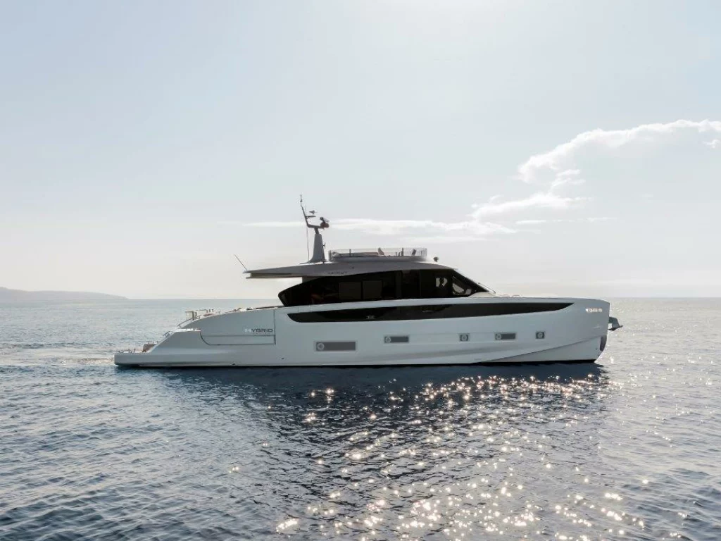 Il nuovo Azimut Seadeck 7 trionfa al Design Innovation Award 2024: il primo yacht full hybrid sotto i 24 metri con Volvo Penta IPS.