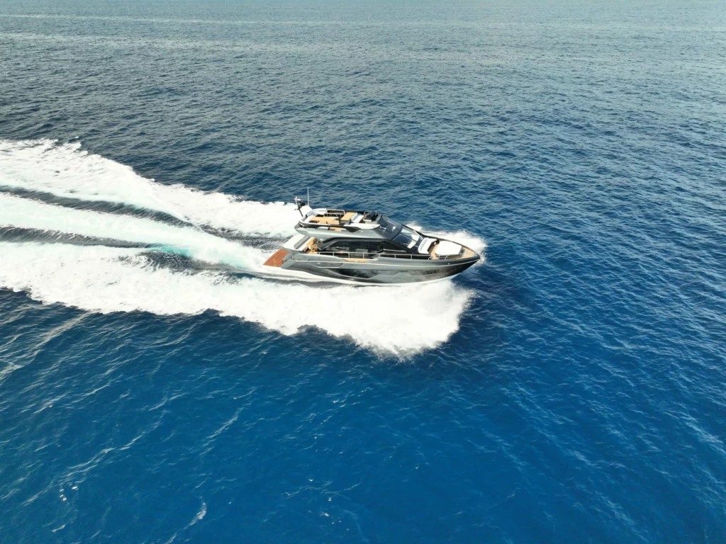 Sessa Marine presenta il nuovo F60 al Cannes Yachting Festival e il KL40 al Salone Nautico di San Paolo.