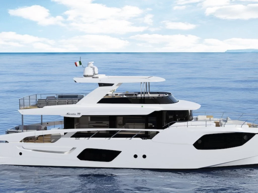 Scopri i 5 yacht di lusso Absolute al FLIBS 2024, inclusa la Navetta 70 in anteprima USA. Eleganza e innovazione.