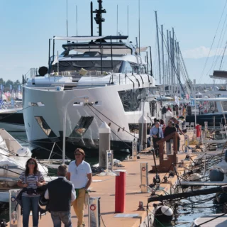 Salerno Boat Show 2024: oltre 45.000 visitatori e 241 yacht esposti. Prossimo appuntamento a Marina d'Arechi nel 2025.