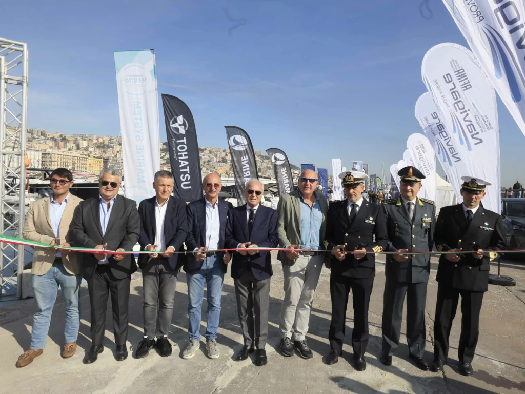 Il 38° Navigare di Napoli inaugura con oltre 100 barche in acqua, accesso libero e prove in mare: nautica e turismo.