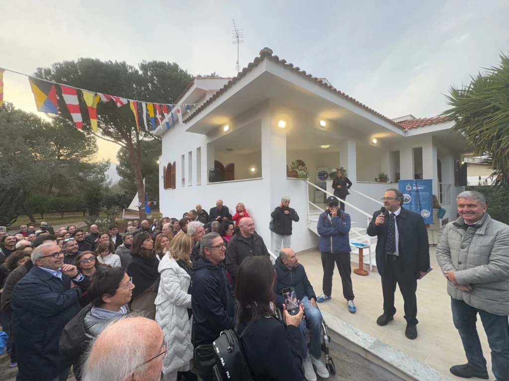 Inaugurata a Palermo la nuova sede della Lega Navale in una villa confiscata alla mafia, simbolo di legalità e inclusione.