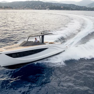 Nerea Yacht vende un NY40 full custom a Dubai, simbolo di lusso, innovazione e artigianalità Made in Italy.