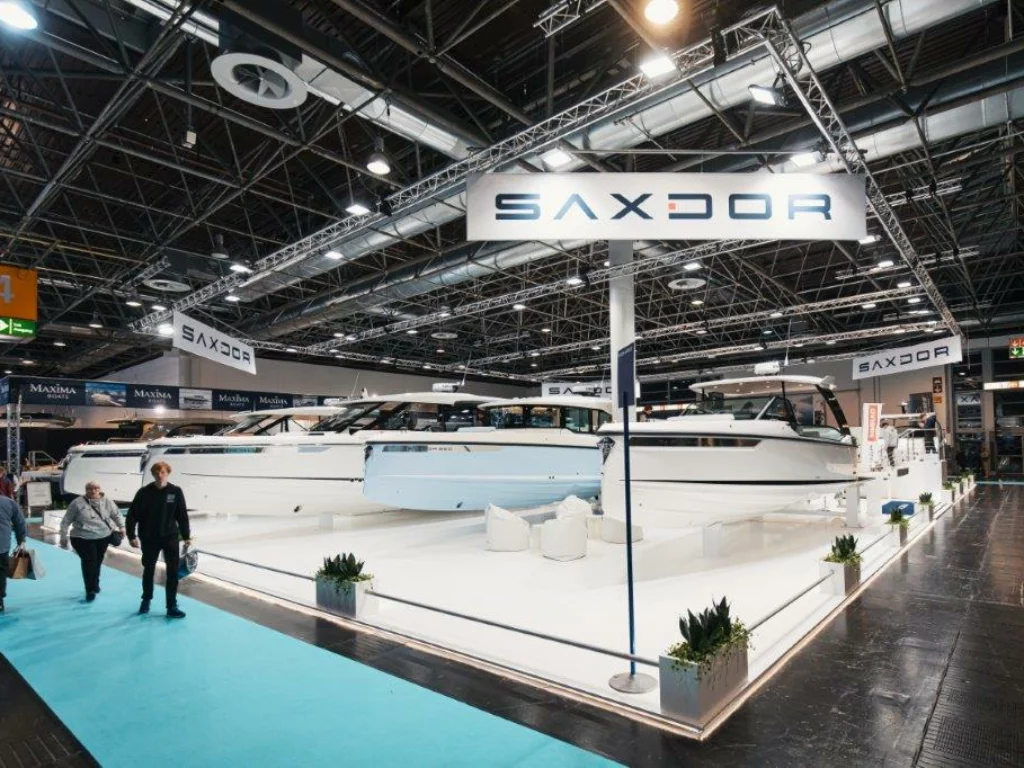 Saxdor Yachts presenta innovazioni al Boot Düsseldorf 2025: AI, Virtual Showroom e gestione energetica sostenibile.