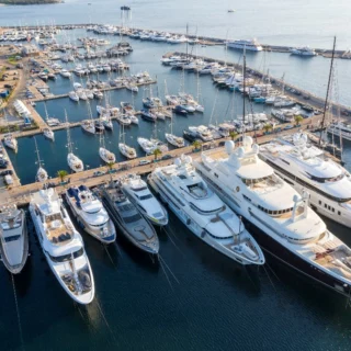 IGY Marinas e Aqua superPower portano in Sardegna la prima stazione di ricarica elettrica marina presso IGY Portisco.