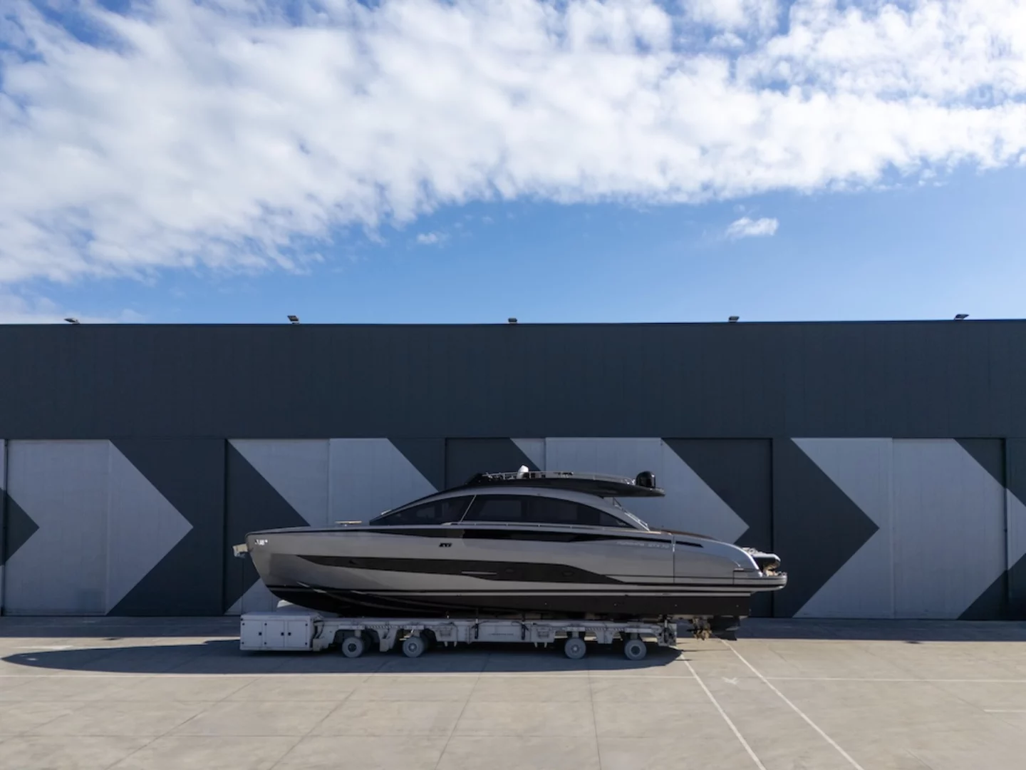 Pershing GTX70: il nuovo Sport Utility Yacht da 21,88 m, design innovativo, spazi ampliati e velocità fino a 35 nodi.