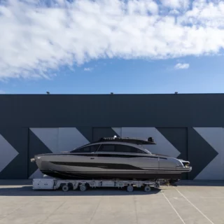 Pershing GTX70: il nuovo Sport Utility Yacht da 21,88 m, design innovativo, spazi ampliati e velocità fino a 35 nodi.