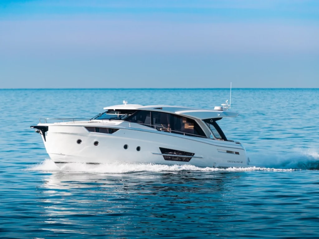 Greenline Yachts vende un 45 Coupe interamente in Bitcoin, segnando un passo storico nella nautica di lusso digitale.