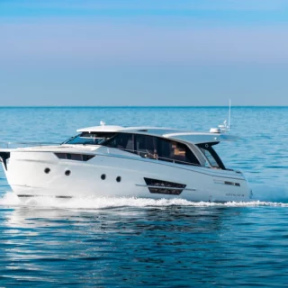 Greenline Yachts vende un 45 Coupe interamente in Bitcoin, segnando un passo storico nella nautica di lusso digitale.