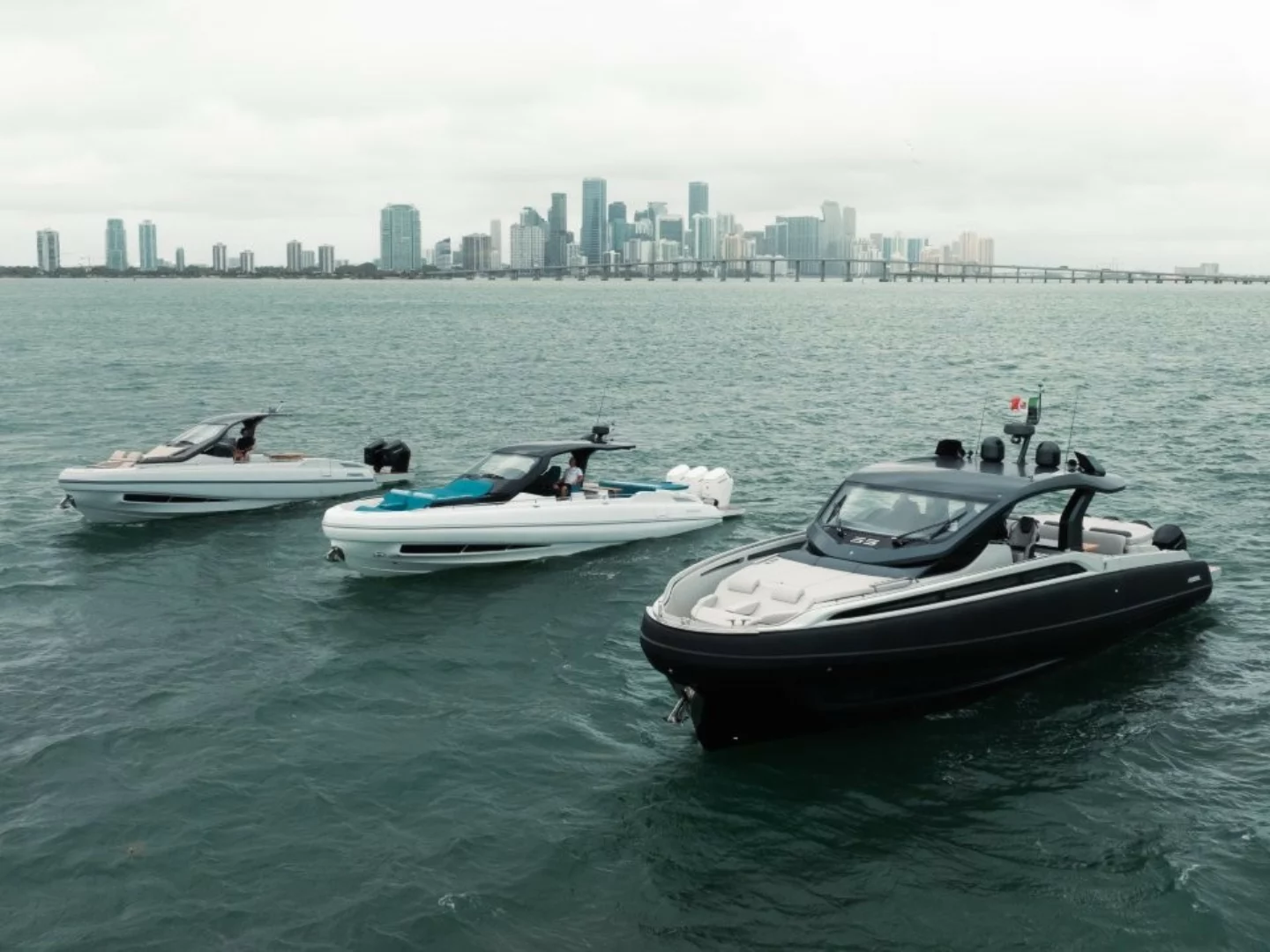 Sacs Tecnorib al Palm Beach Boat Show 2025 con la gamma Rebel, maxi-rib di lusso dal design innovativo e alte prestazioni.