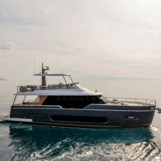 Azimut sceglie Supreme Yachts come dealer ufficiale in Polonia, rafforzando la sua presenza nel mercato della nautica di lusso.